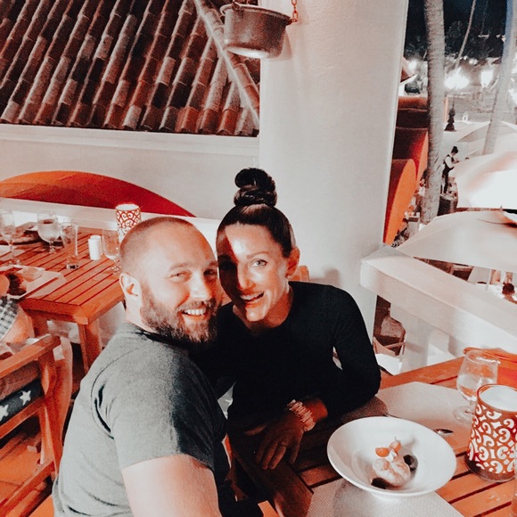 WELCOME TO MY POSH CLOSET ❤️ - Picture 3 of 9